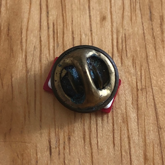 Canadian Flag Pin - Picture 2 of 2